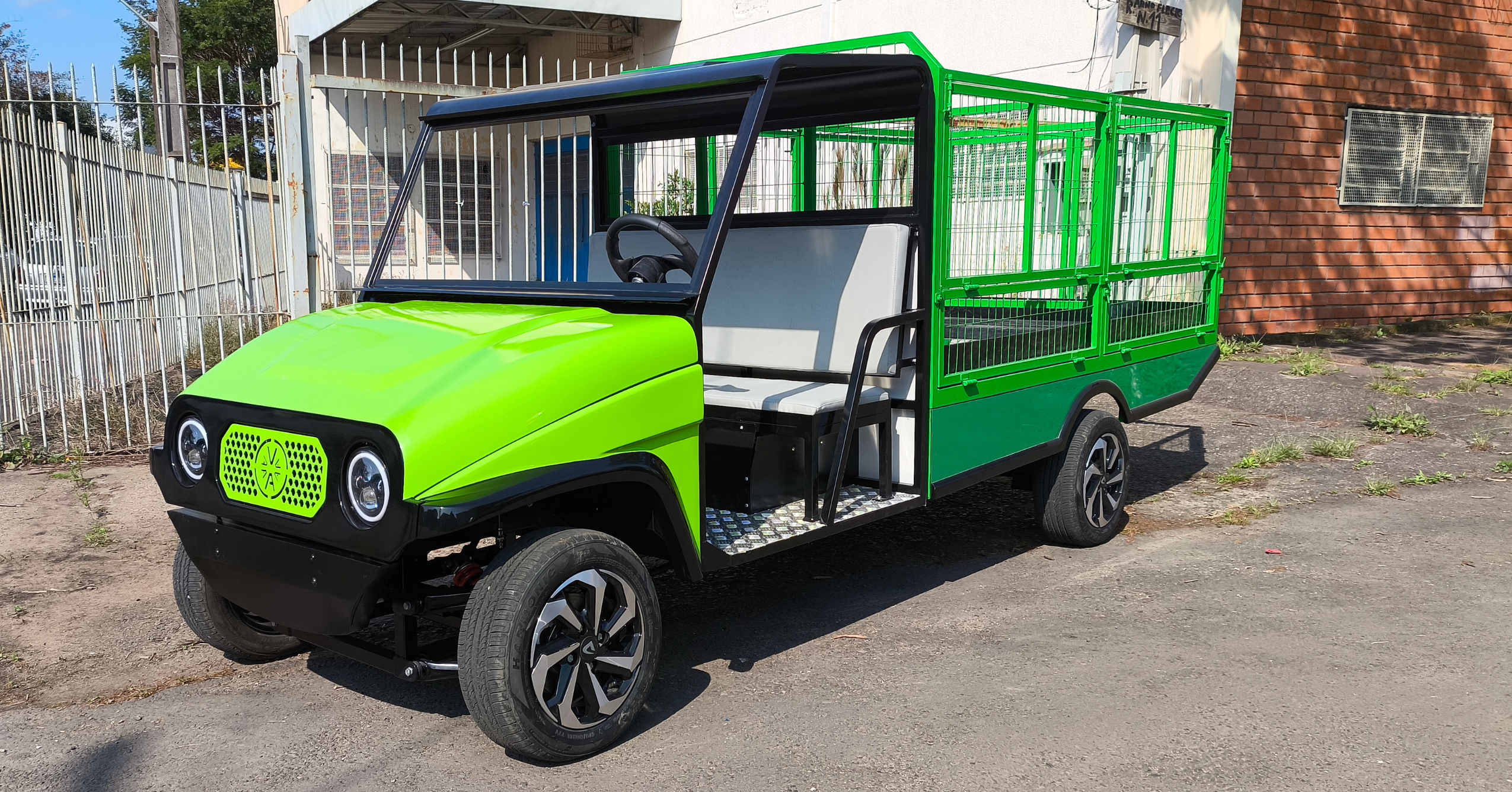 Foto de exemplo - equipe operando